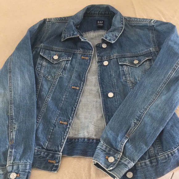 GAP Women’s Jean Jacket - Picture 5 of 5